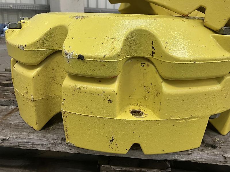 John Deere 2x 205+72 kg