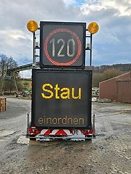 Nissen VLT LED Verkehrsleittafel Verkehrssicherungsanhänger Verkehrsleitanhänger Sperrwand Vorwarntafel