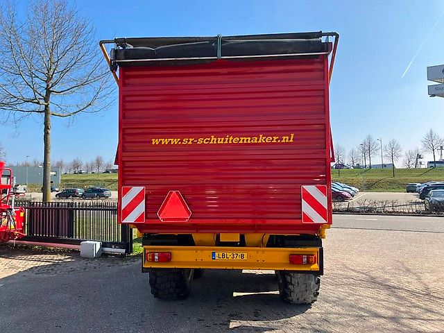 Schuitemaker Rapide 155 S met afdekking