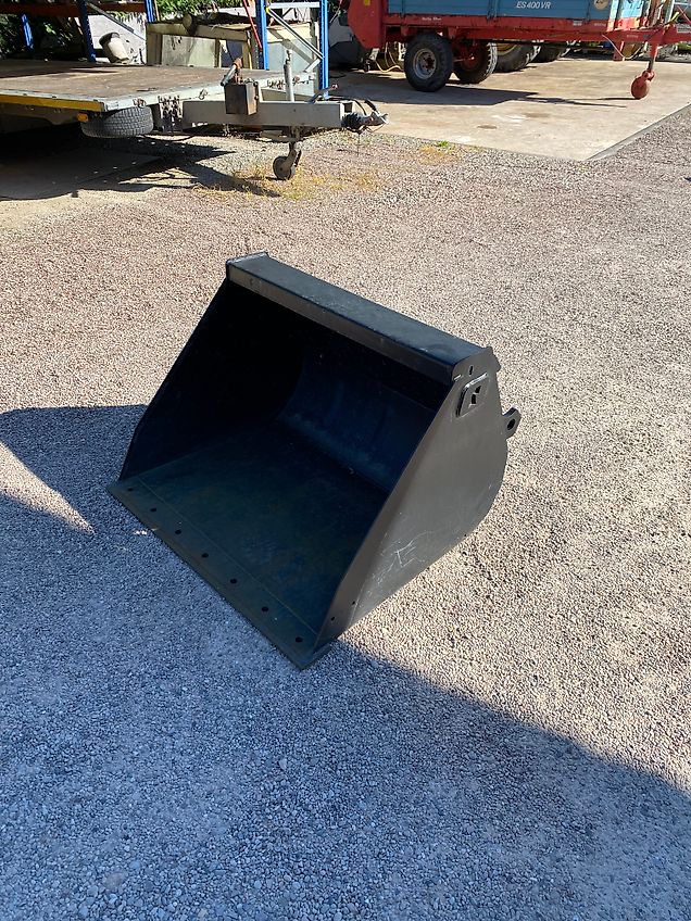 Giant Schaufel BOH M 16 von Alö/Quicke