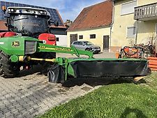 John Deere 328