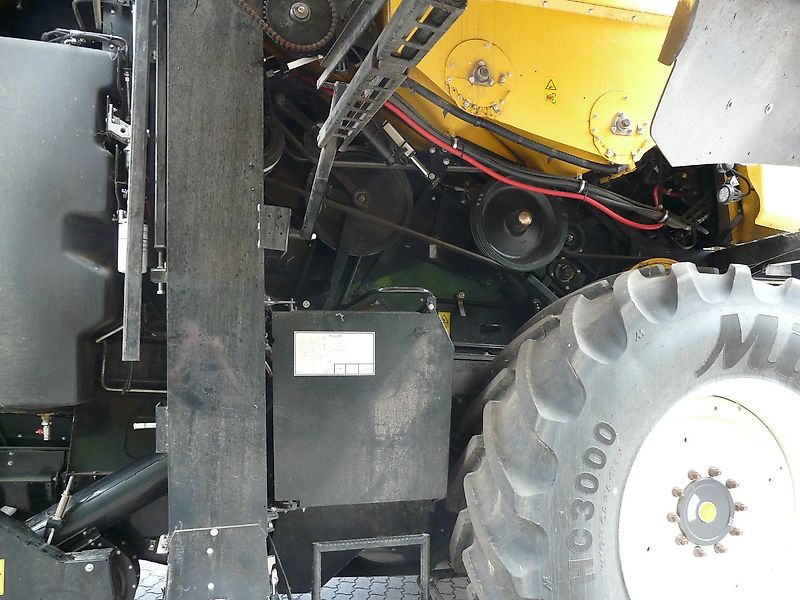 New Holland CX 8.80 mit SW Varifeed 8.53m u SWW