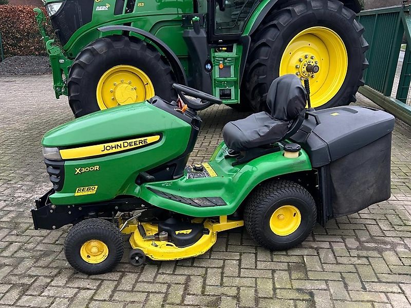 John Deere X305R RASENTRAKTOR (MY11)