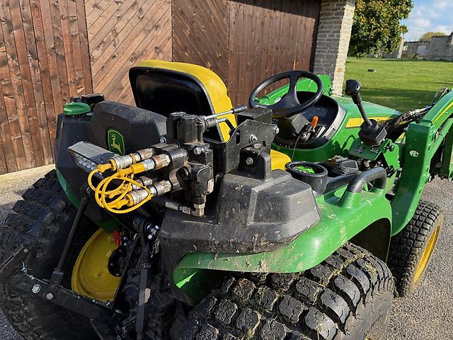 John Deere 300E NSL Esilaadur