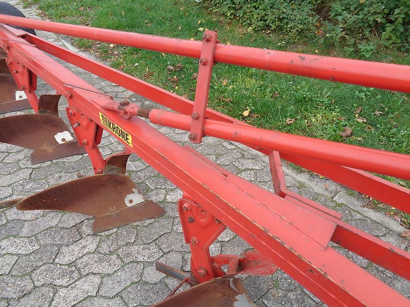 Krone Beetpflug Krone Wicht 6 Scharig mit Luftbereiftem Stützrad mit Einlegern 6 Schar Beetpflug 150cm Arbeitsbreite Schälpflug 6 Scharig
