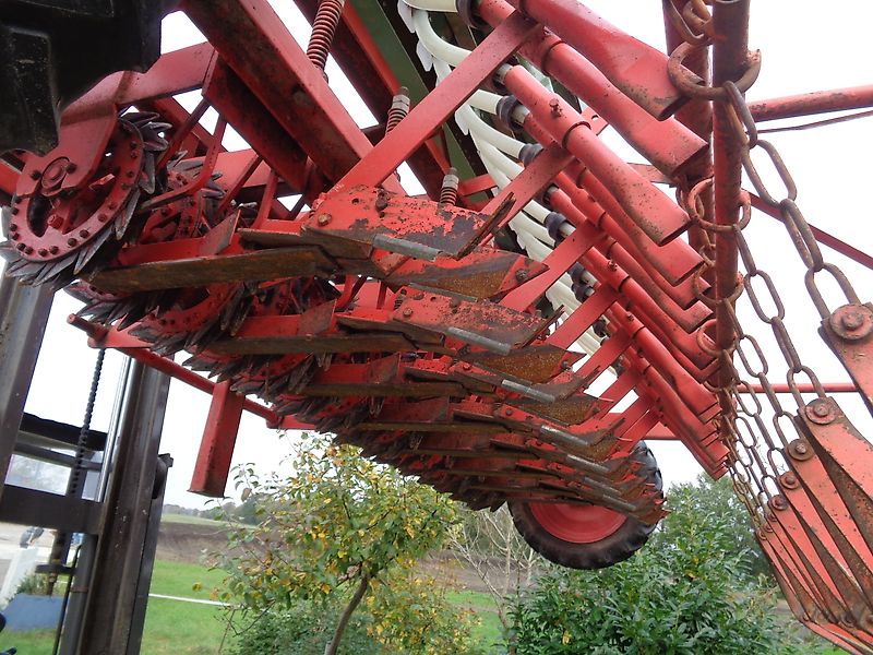 Krone Beetpflug Krone Wicht 6 Scharig mit Luftbereiftem Stützrad mit Einlegern 6 Schar Beetpflug 150cm Arbeitsbreite Schälpflug 6 Scharig