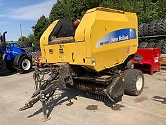 New Holland BR7060
