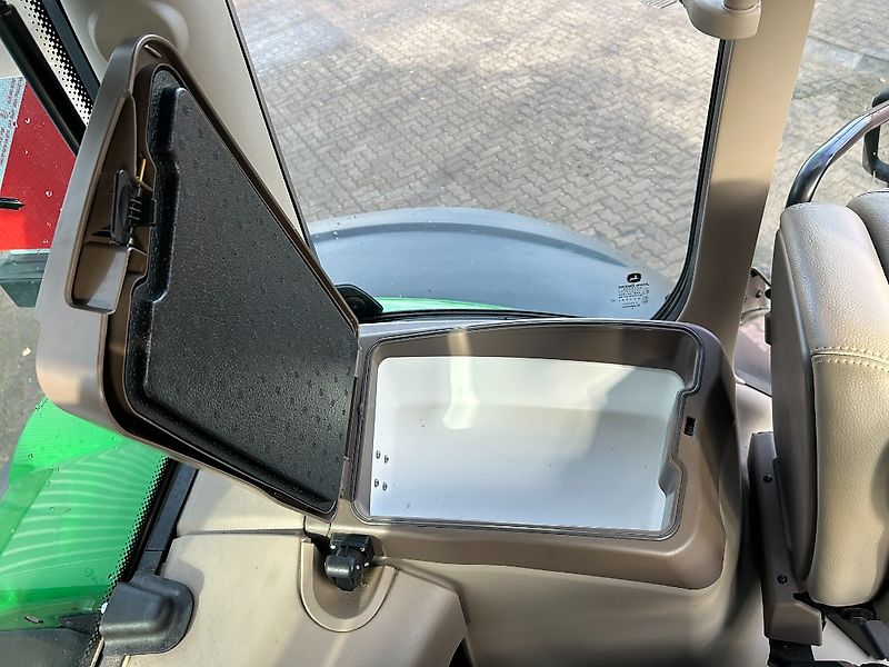 John Deere 6R 250 **MIETRÜCKLÄUFER**