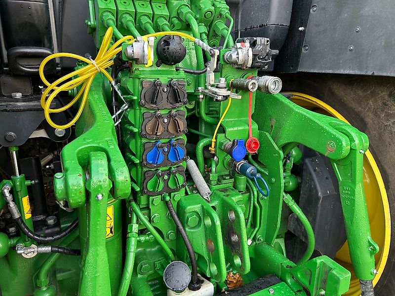 John Deere 6R 250 **MIETRÜCKLÄUFER**