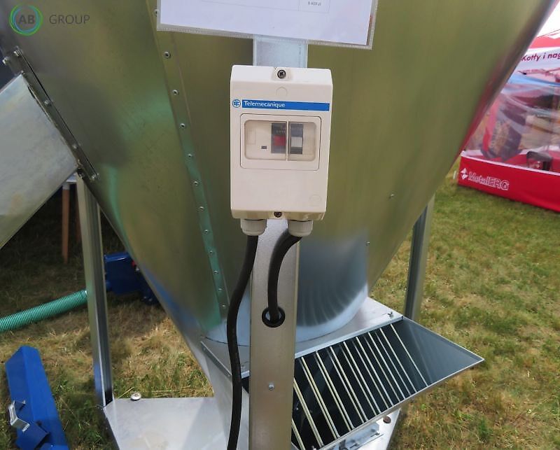 BIN MS-1000 bulk feed mixer