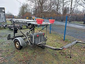 Verkehrsleittafel Verkehrsleitanhänger Verkehrssicherungsanhänger