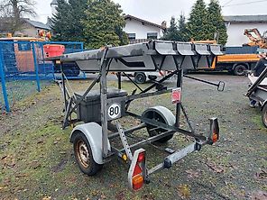 Verkehrsleittafel Verkehrsleitanhänger Verkehrssicherungsanhänger