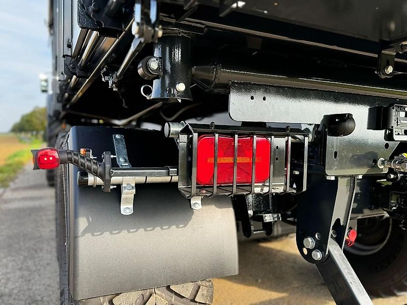 Kröger Agroliner Zentralachs-Dreiseitenkippanhänger TKD302 20 To.