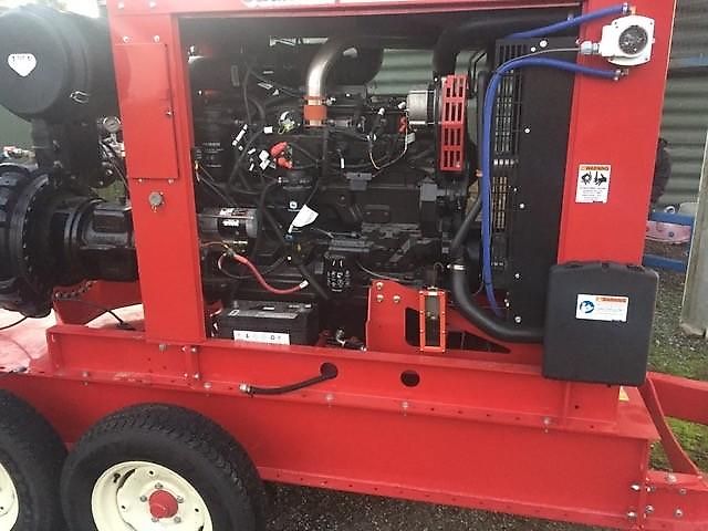 Cadman Power Equipment Canada John Deere Motor mit Cornell 4NHTB