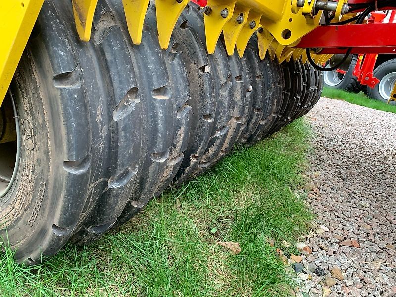 Pöttinger EX DEMO Pottinger Aerosem VT5000 For Sale