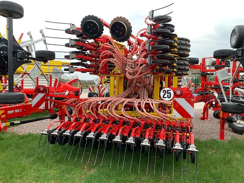 Pöttinger EX DEMO Pottinger Aerosem VT5000 For Sale