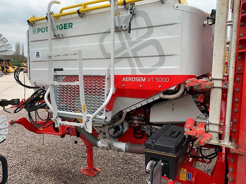 Pöttinger EX DEMO Pottinger Aerosem VT5000 For Sale