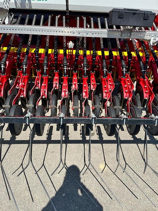 Pöttinger Vitasem 302 ADD + Pöttinger Lion 303.12 WG, Kombi