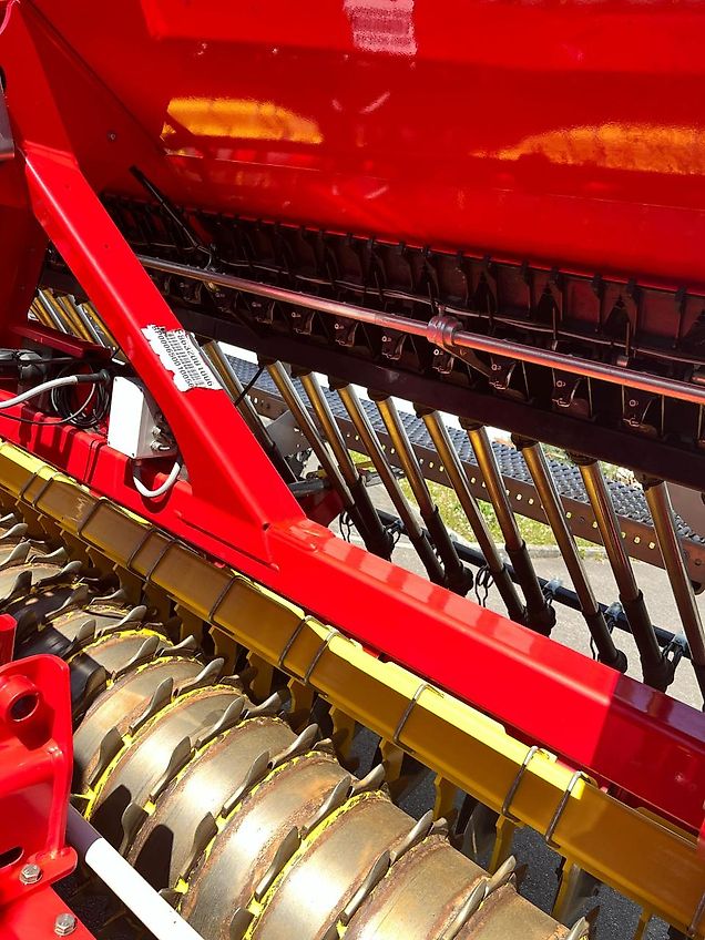 Pöttinger Vitasem 302 ADD + Pöttinger Lion 303.12 WG, Kombi