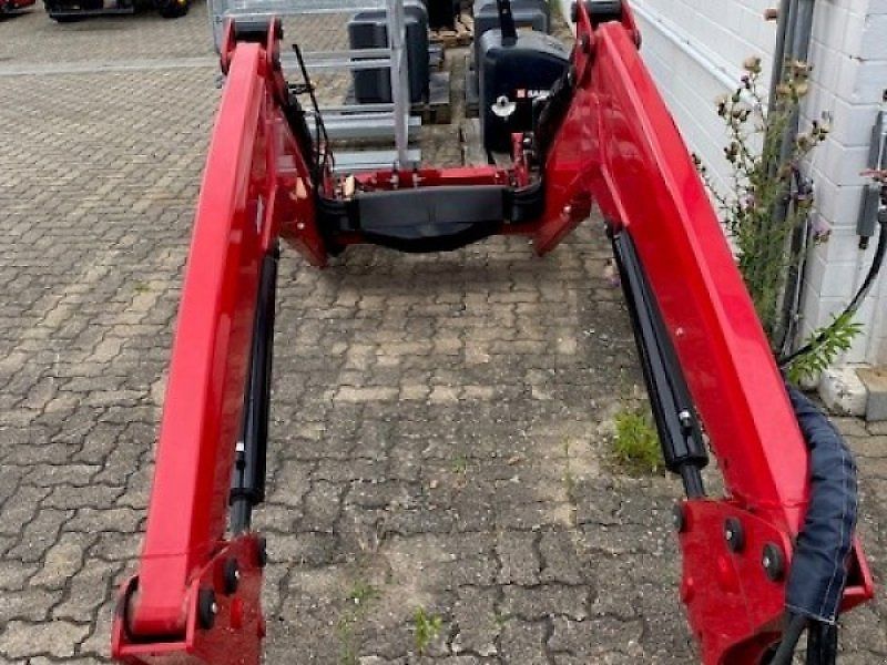 Massey Ferguson 4327