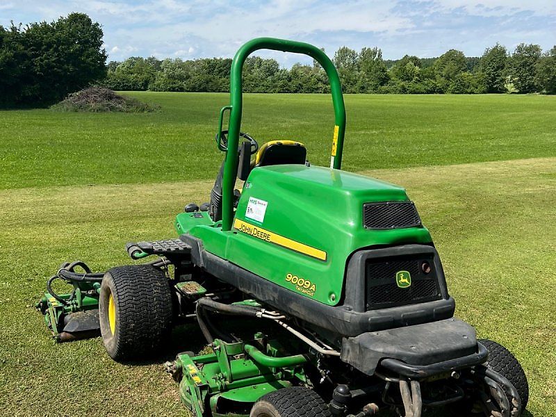 John Deere Terrain Cut 9009A