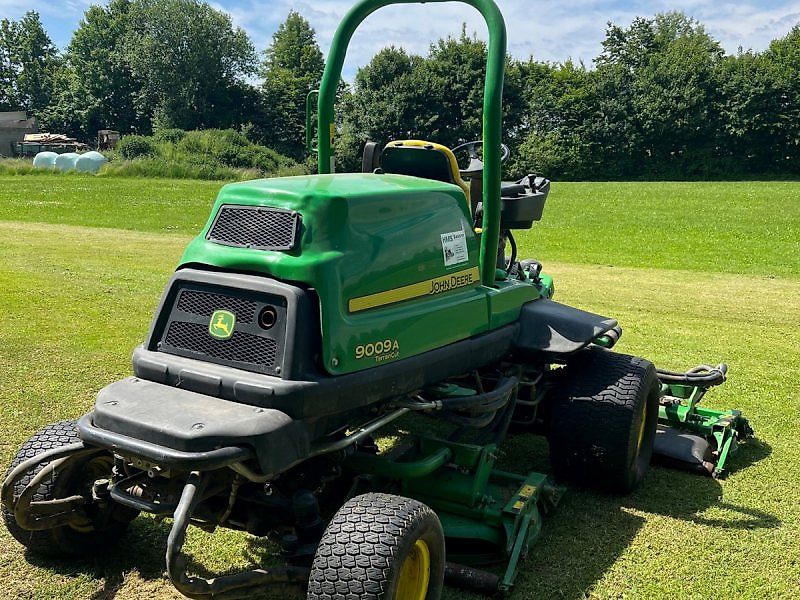 John Deere Terrain Cut 9009A