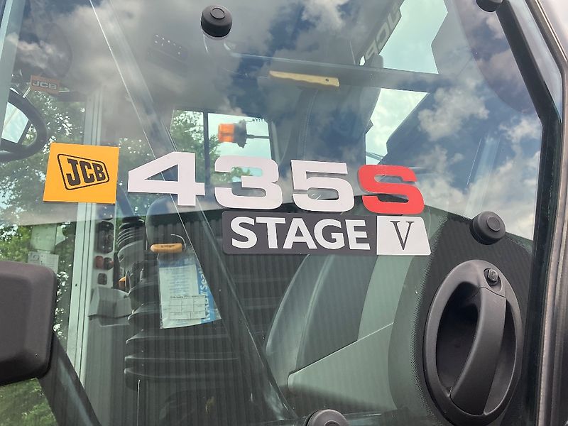 JCB 435S