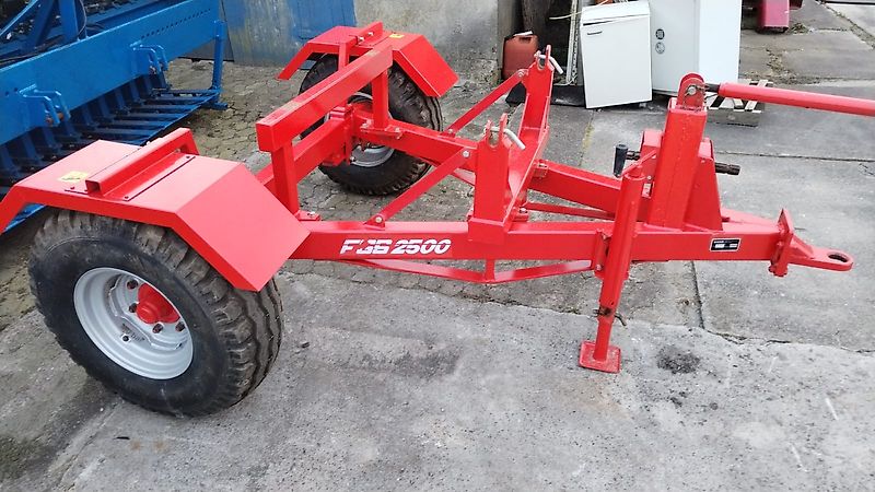 Rauch Rauch Aero 1212 bis 1224 Pneumatikstreuer Fahrgestell für Düngerstreuer FGS2500 EBE 25 Km/h zur Enlastung des Schleppers mit Zapfwellenbock & Dreipunktaufnahme des Pneumaticstreuers