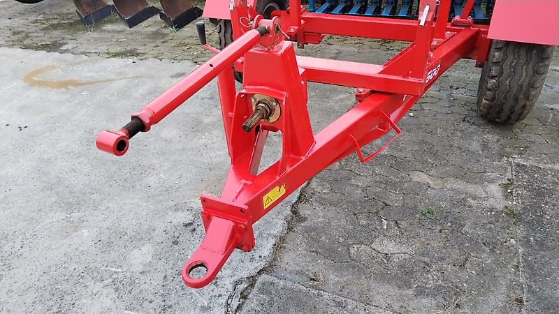 Rauch Rauch Aero 1212 bis 1224 Pneumatikstreuer Fahrgestell für Düngerstreuer FGS2500 EBE 25 Km/h zur Enlastung des Schleppers mit Zapfwellenbock & Dreipunktaufnahme des Pneumaticstreuers