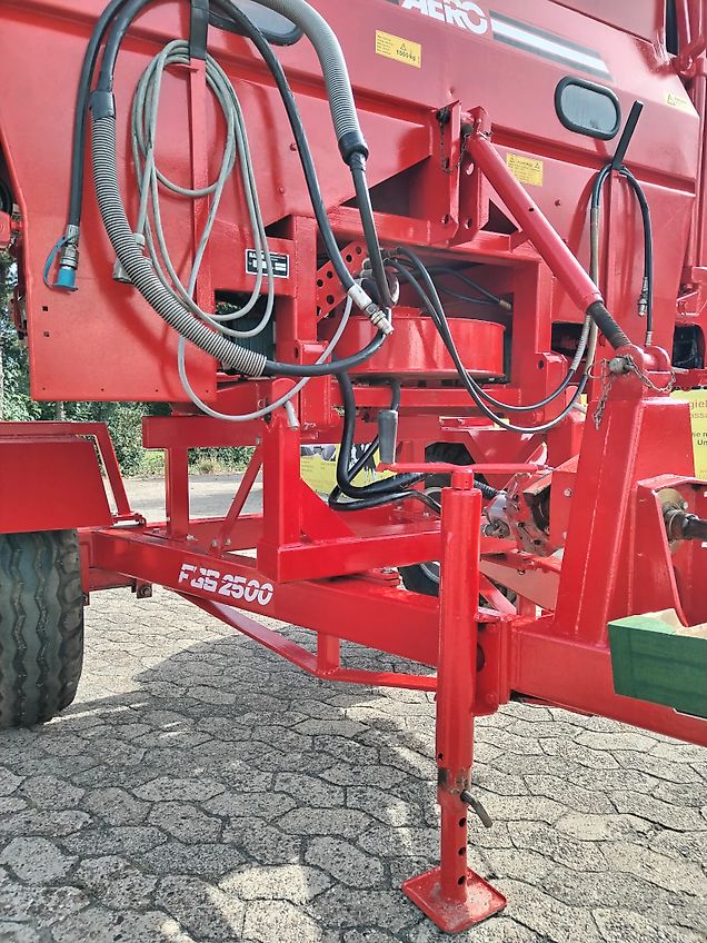 Rauch Rauch Aero 1212 bis 1224 Pneumatikstreuer Fahrgestell für Düngerstreuer FGS2500 EBE 25 Km/h zur Enlastung des Schleppers mit Zapfwellenbock & Dreipunktaufnahme des Pneumaticstreuers