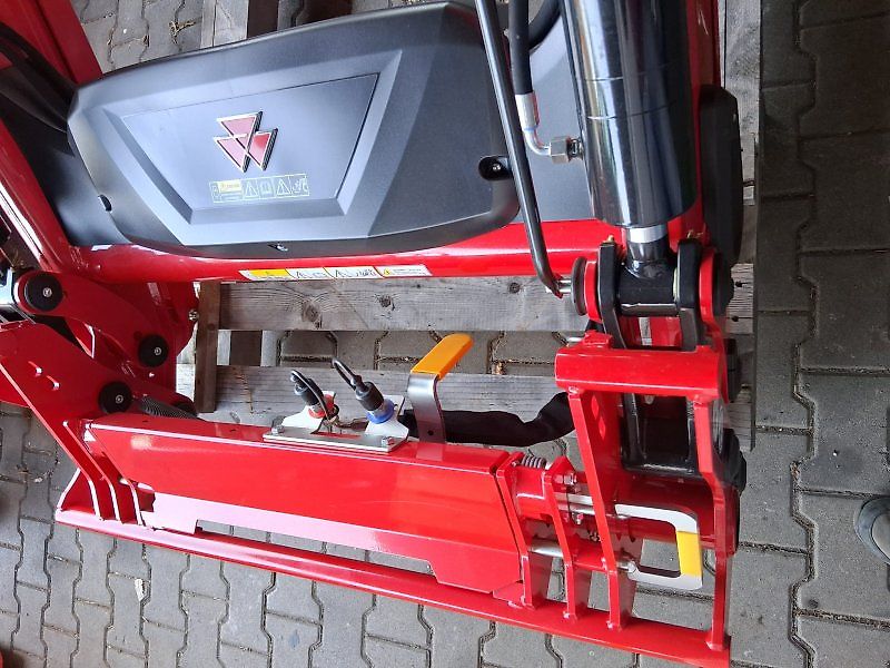 Massey Ferguson MF FL.4121