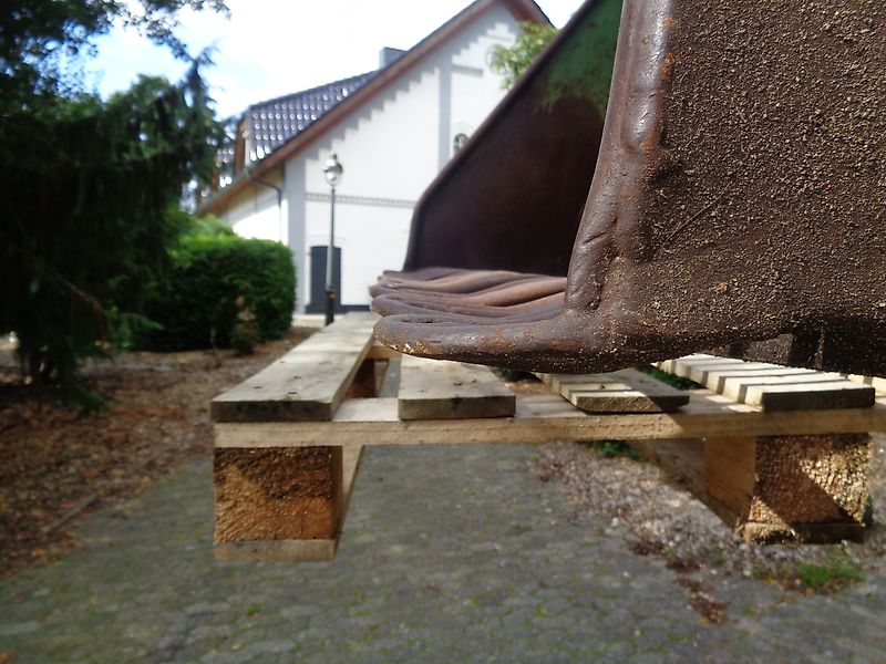 Bressel und Lade Kartoffelkorb 1800mm mit Rundbüge Die Körbe ermöglichen das Aufnehmen von Kartoffeln bzw. Rüben. Durch den angehobenen Korbboden können Steine und Verschmutzungen hindurch fallen.lRübengabel 180cm mit 25mm Siebweite Rübenforke Kartoffelgabel Karofellforke