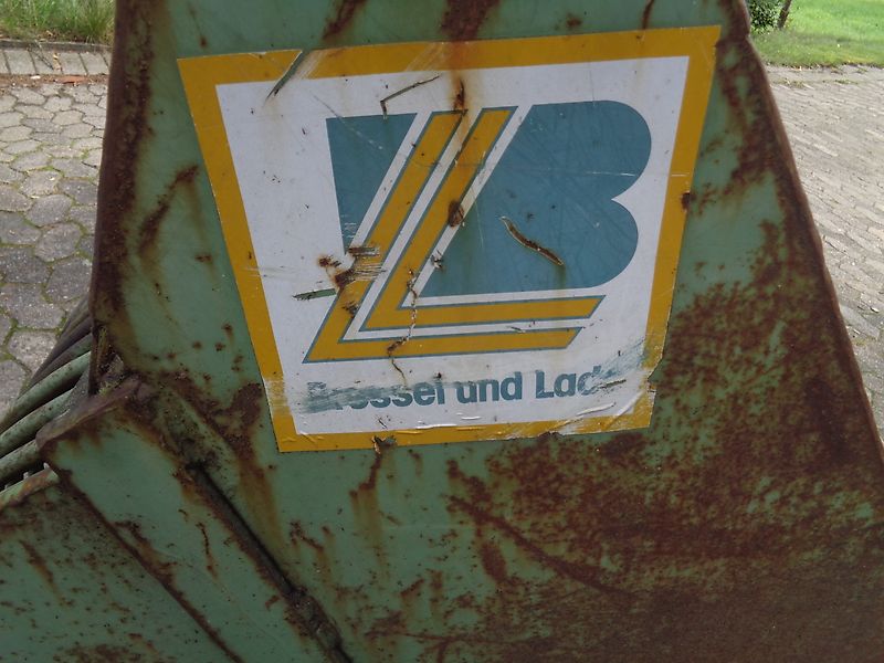 Bressel und Lade Kartoffelkorb 1800mm mit Rundbüge Die Körbe ermöglichen das Aufnehmen von Kartoffeln bzw. Rüben. Durch den angehobenen Korbboden können Steine und Verschmutzungen hindurch fallen.lRübengabel 180cm mit 25mm Siebweite Rübenforke Kartoffelgabel Karofellforke