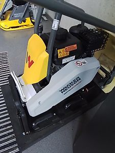 Wacker Neuson Vorwärtslaufende Vibrationsplatte BPS 2050B