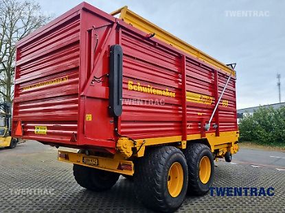 Schuitemaker Rapide 155 opraapwagen