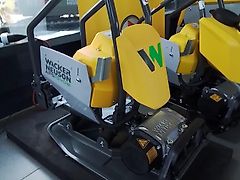 Wacker Neuson APS 1340e Vorwärtslaufende Akku-Vibrationsplatte