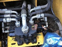 Volvo L 35 - Rozdzielacz Hydrauliczny Ładowarki (Części zamienne)