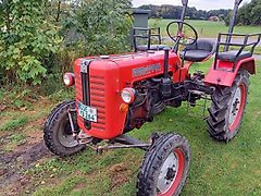 McCormick Farmall D-212 / IHC Case