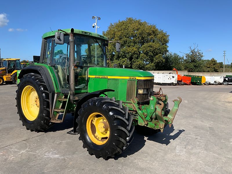 John Deere 6810 Tractor (ST23891)