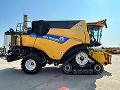 New Holland CR 8.80 Raupe mit IntelliSense & 10,70m Varifeed