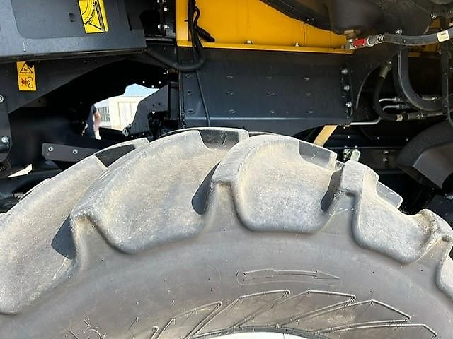 New Holland CR 8.80 Raupe mit IntelliSense & 10,70m Varifeed