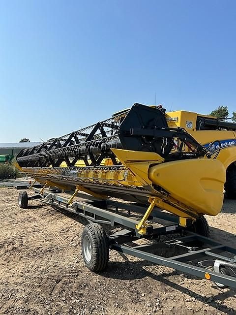 New Holland CR 8.80 Raupe mit IntelliSense & 10,70m Varifeed
