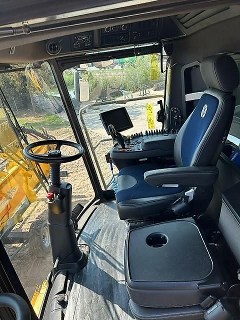 New Holland CR 8.80 Raupe mit IntelliSense & 10,70m Varifeed
