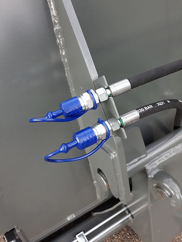 Bressel und Lade Hochkippschaufel L66