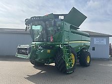 John Deere S785
