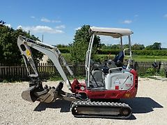 Takeuchi tb216 tracked digger year 2015 one owner