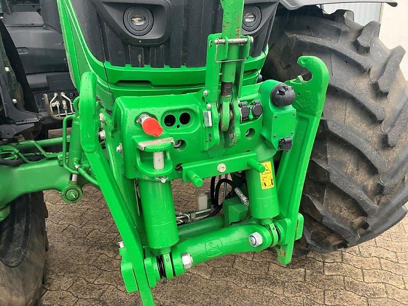 John Deere 6R 250
