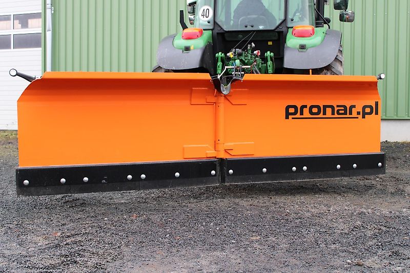 Pronar PUV 3300 Schneepflug