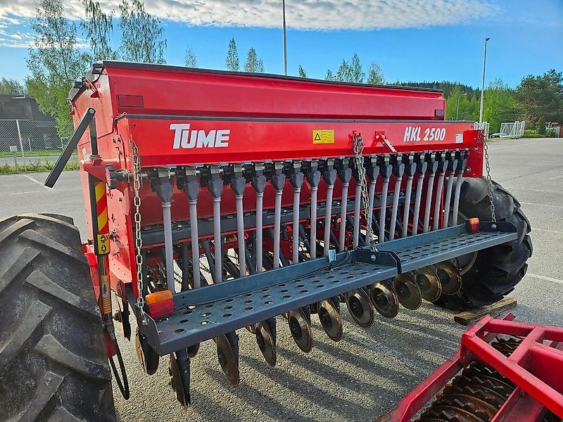 Tume HS250