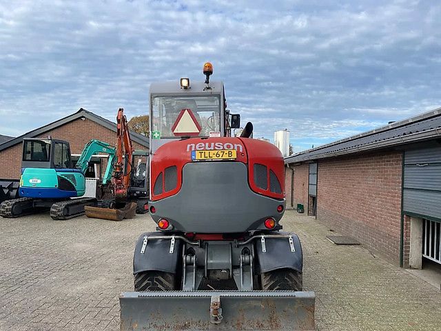 Neuson 6503 WD Bandenkraan